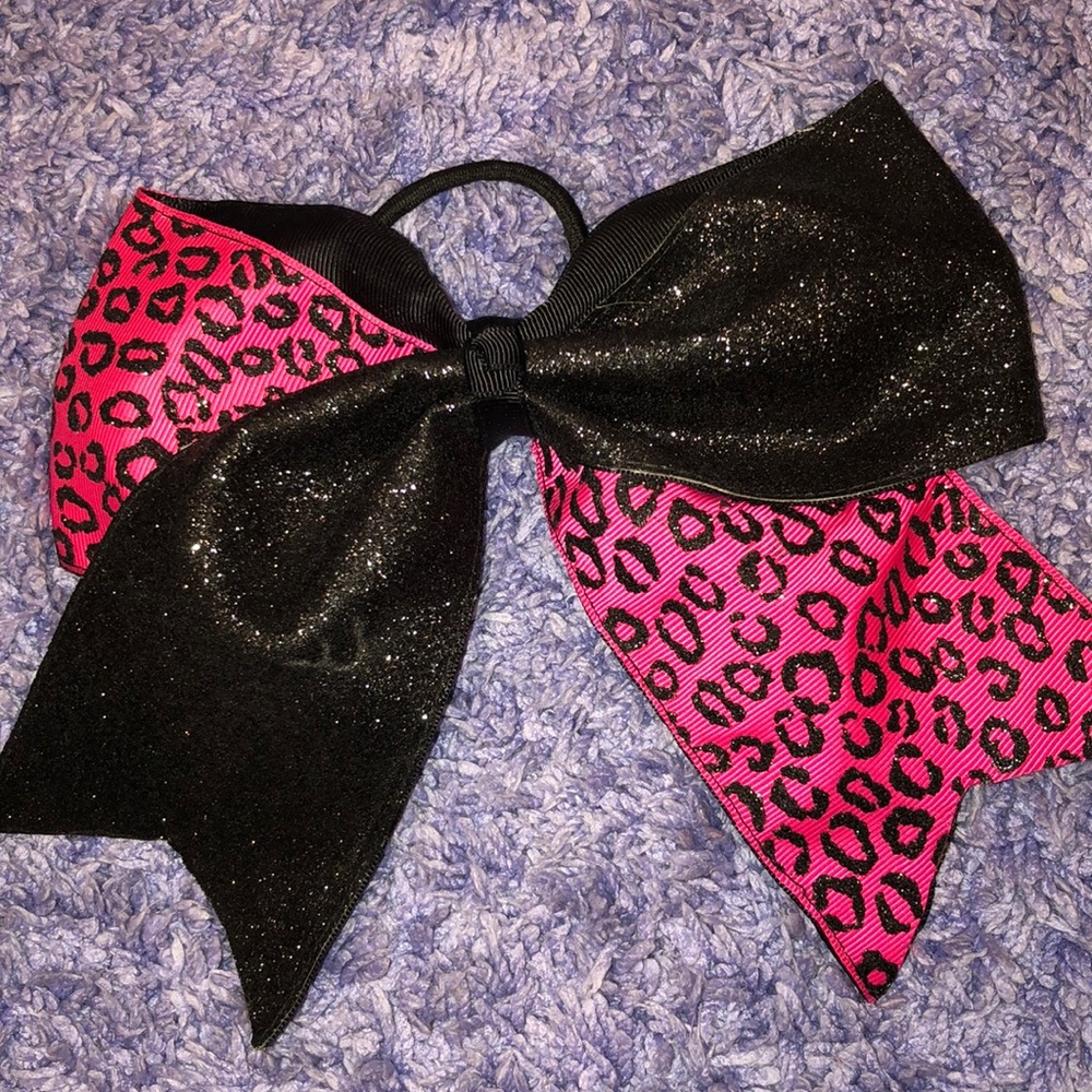 Hair bow with glitter